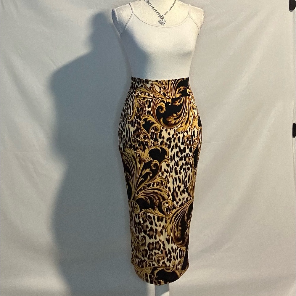 Stretchy pencil skirt